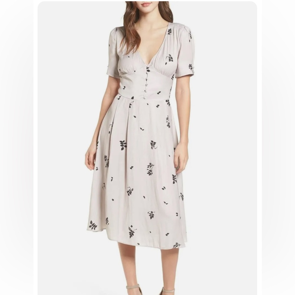 Chelsea28 Women's 159363 Textured Fit & Flare Short Sleeve Midi Dress Sz. Medium